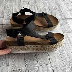 Soda Desoto Platform Women’s Sz 8.5 M Black 2" Flatform Espadrille Black Sandals